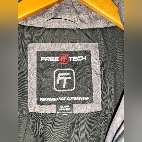 FreeTech Jacket - Picture 2 of 13